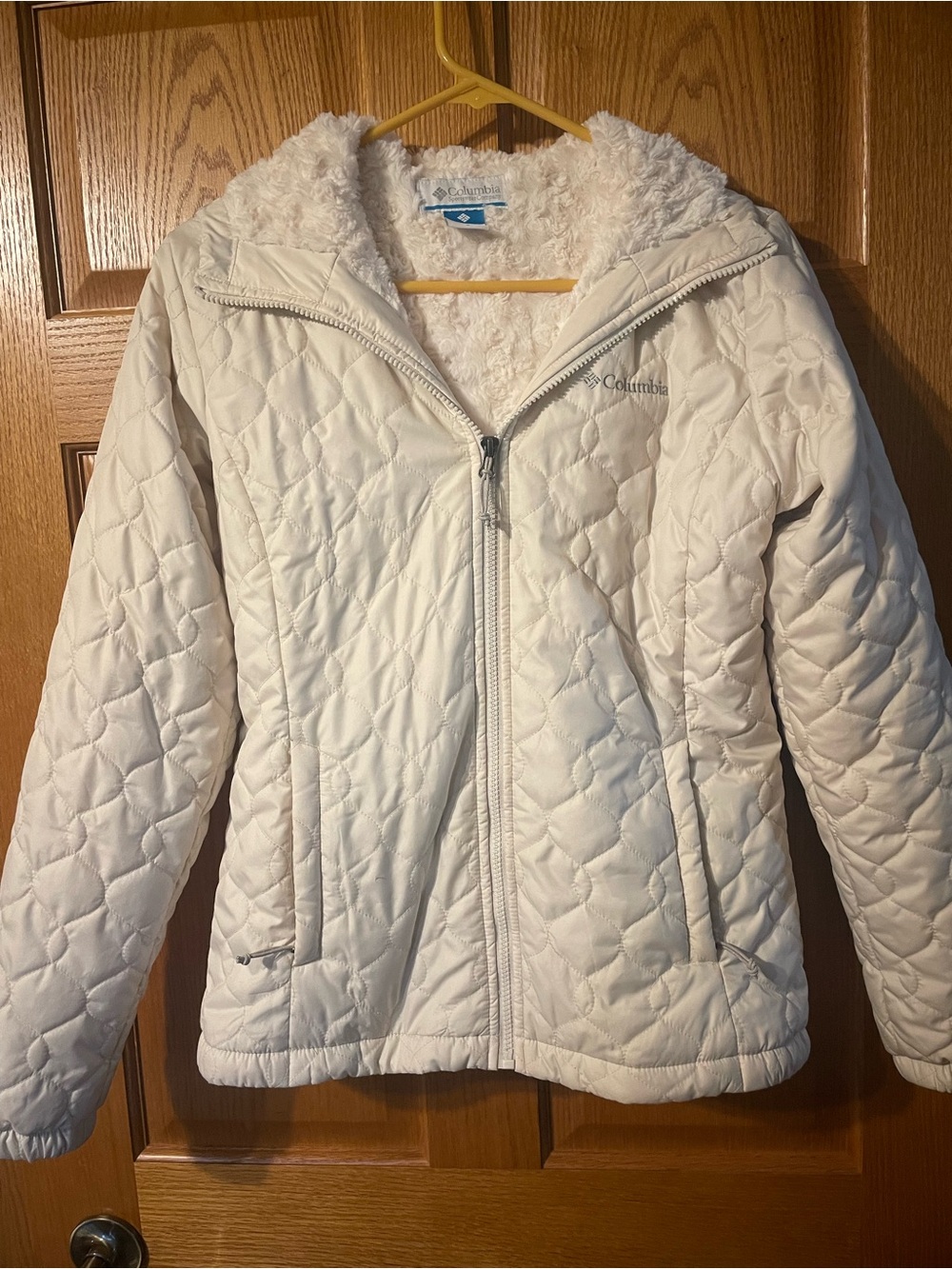 Columbia Women's Cream Quilted Fleece-Lined Puffer Jacket